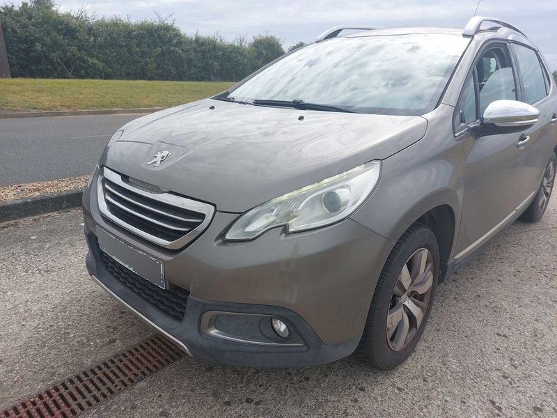 Peugeot 2008 1.2 VTi Allure 2014 – снимка 2