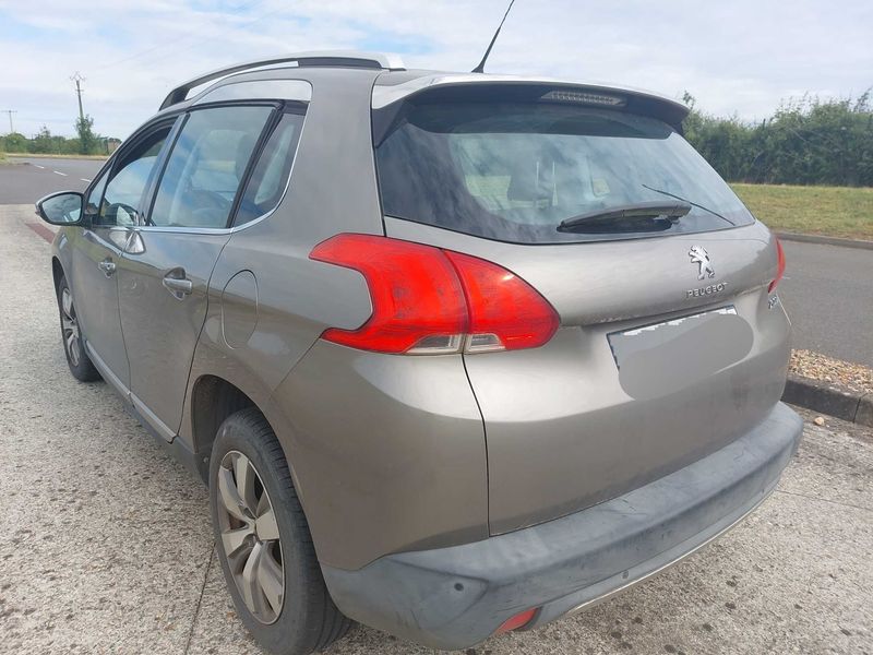 Peugeot 2008 1.2 VTi Allure 2014 – снимка 3