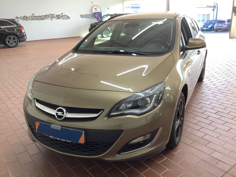 Opel Astra 2.0 CDTI Active 2013 – снимка 1
