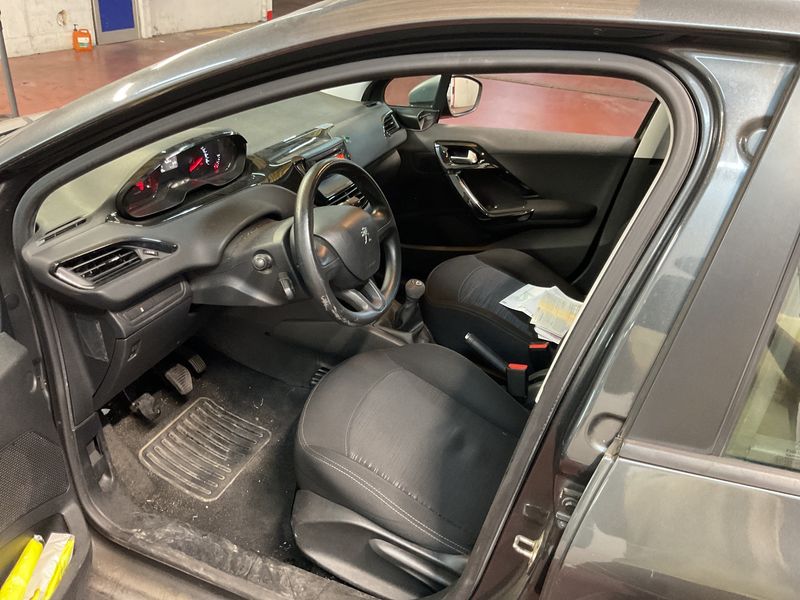 Peugeot 208 1.4 HDi Access 2013 – снимка 3