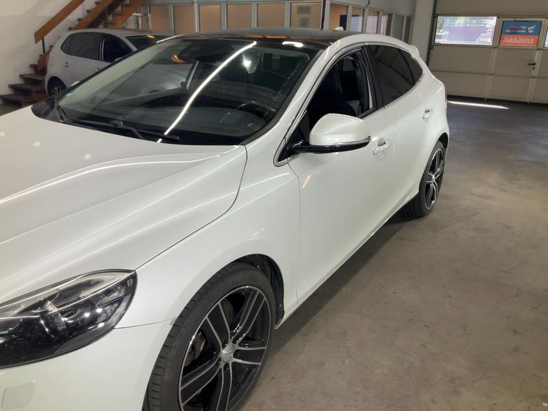 Volvo V40 2.0 D3 Momentum 2014 – снимка 2