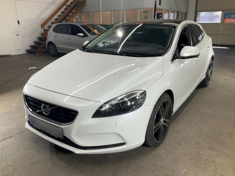Volvo V40 2.0 D3 Momentum 2014 – снимка 1