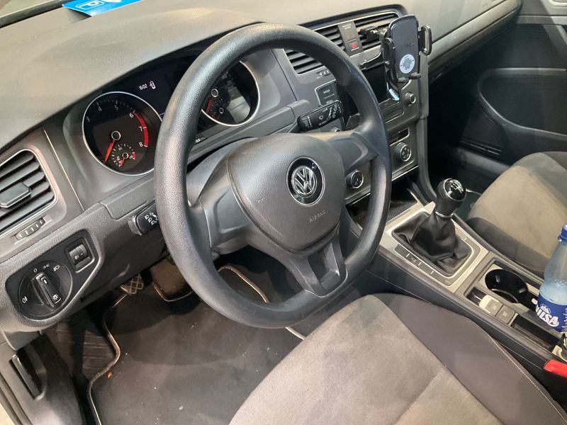 Volkswagen Golf VII 1.2 TSI Trendline BlueMotion Tech 2013 – снимка 25