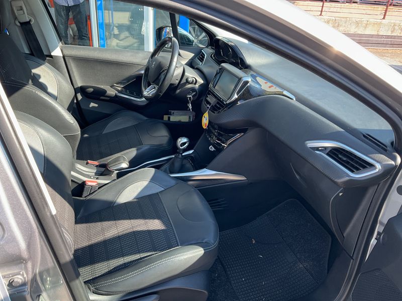 Peugeot 2008 1.6 e-HDi Allure 2014 – снимка 3