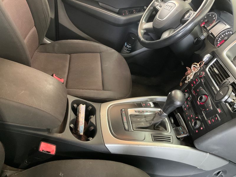 Audi Q5 2.0 TFSI quattro 2008 – снимка 24