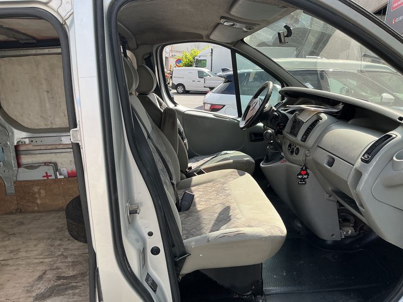 Opel Vivaro 2.5 DTI / CDTI Kasten L2H1 2,9t 2005 – снимка 3