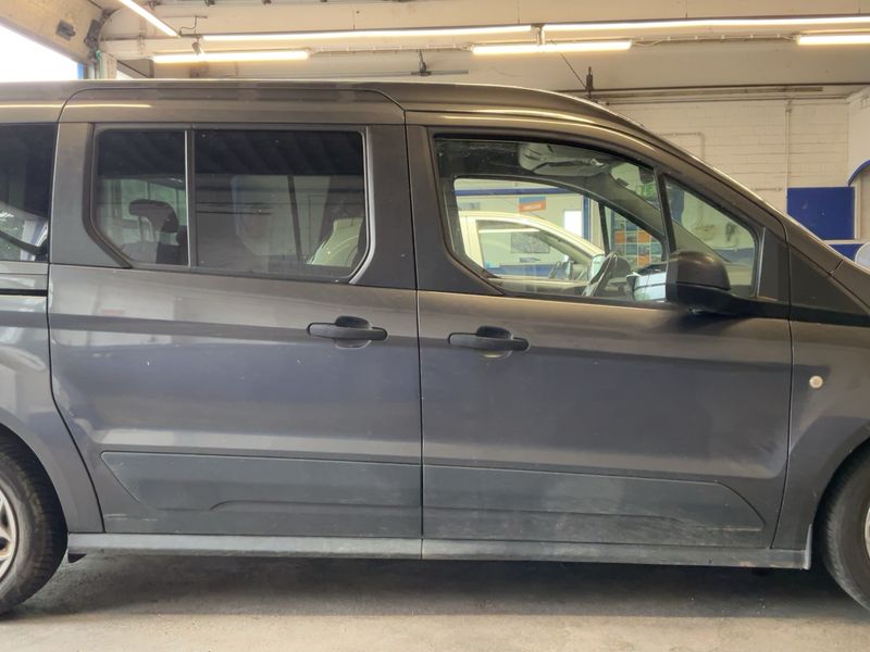 Ford Grand Tourneo Connect 1.5 TDCi Trend 2017 – снимка 10