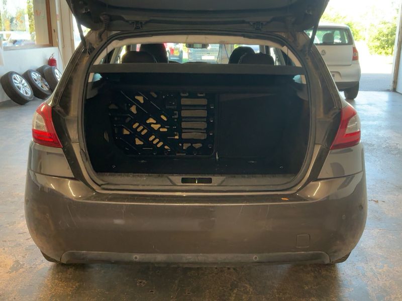 Peugeot 308 1.6 HDi Active 2015 – снимка 16