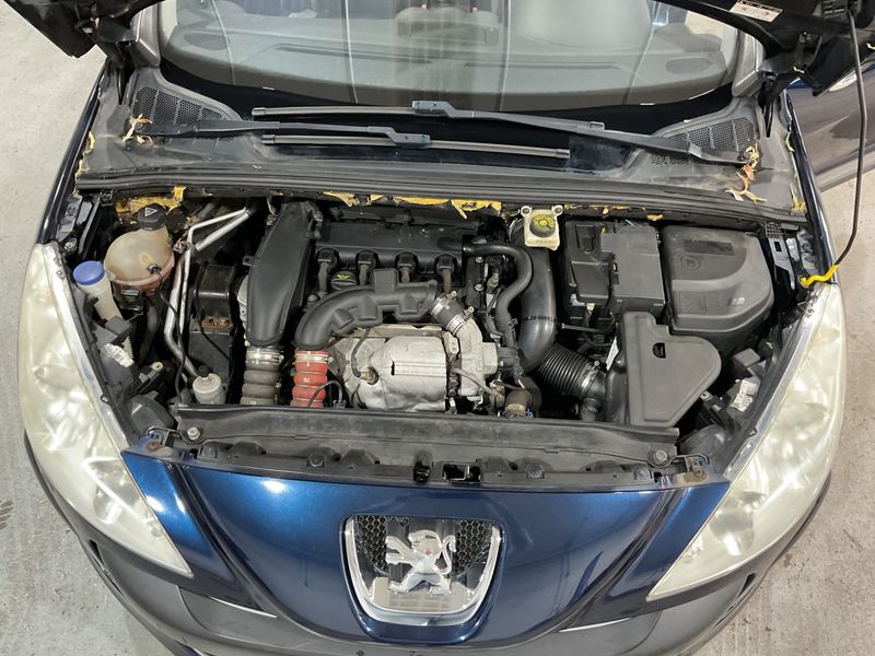 Peugeot 308 1.6 THP Allure 2011 – снимка на щета