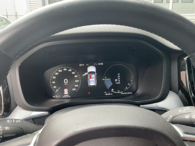 Volvo XC60 2.0 T8 Plug-in Hybrid Business AWD 2018 – снимка 18