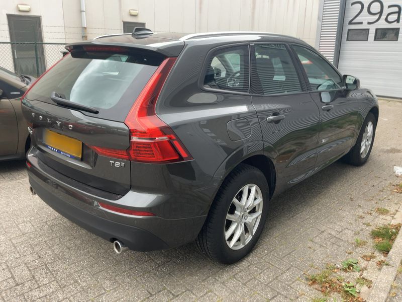 Volvo XC60 2.0 T8 Plug-in Hybrid Business AWD 2018 – снимка 8