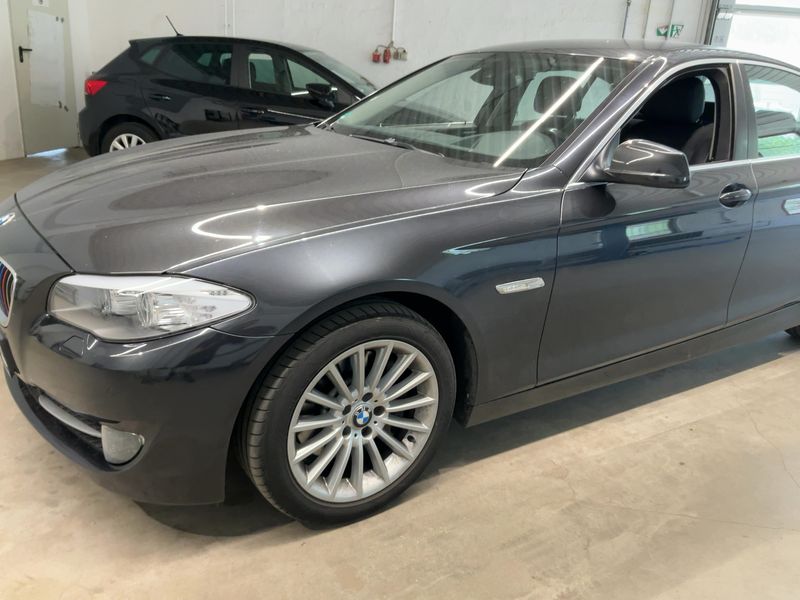 BMW 5er 530d xDrive 2011 – снимка 2