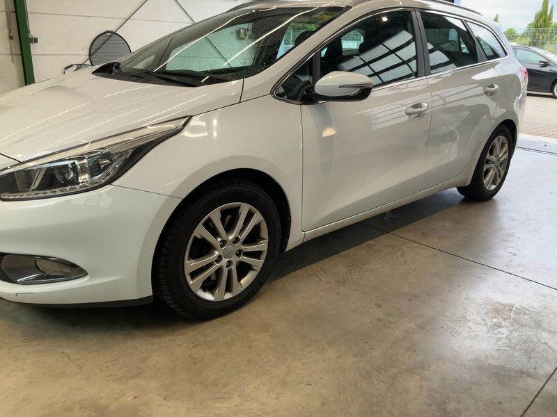 Kia cee'd 1.6 CRDi Vision 2013 – снимка 2