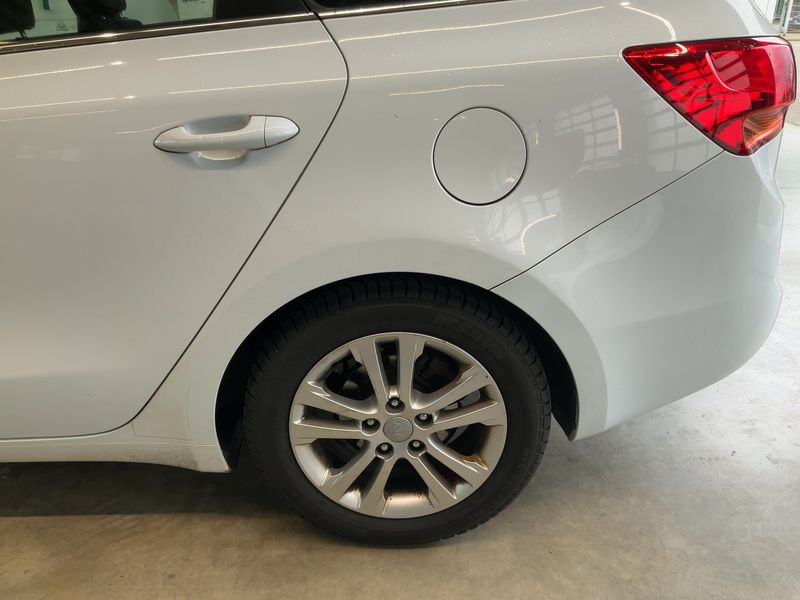 Kia cee'd 1.6 CRDi Vision 2013 – снимка 5