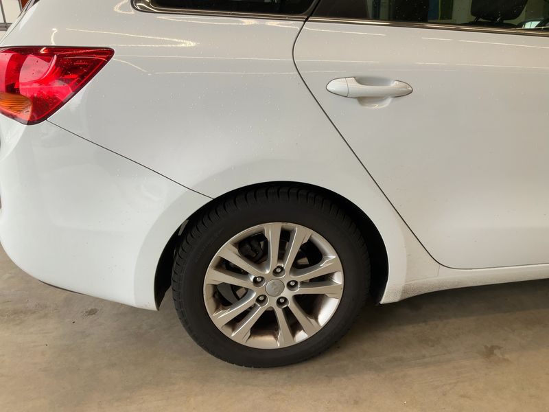 Kia cee'd 1.6 CRDi Vision 2013 – снимка 9