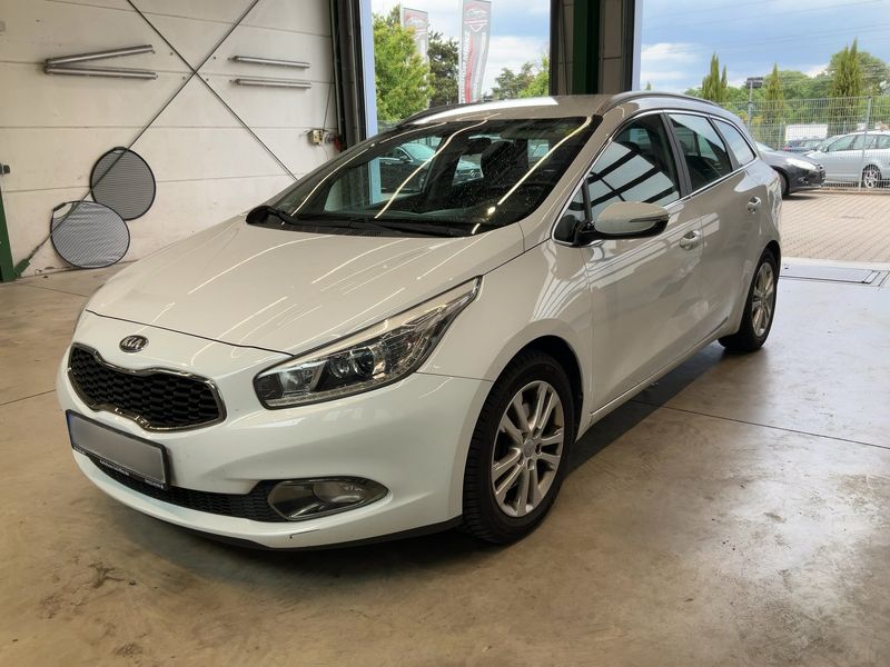 Kia cee'd 1.6 CRDi Vision 2013 – снимка 1