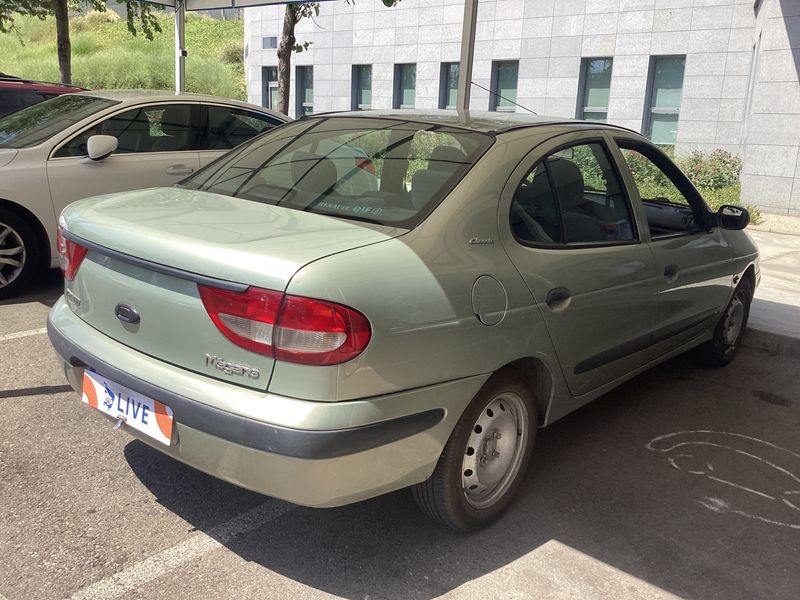 Renault Megane 1.9 dTi Diesel Authentique 2003 – снимка 2