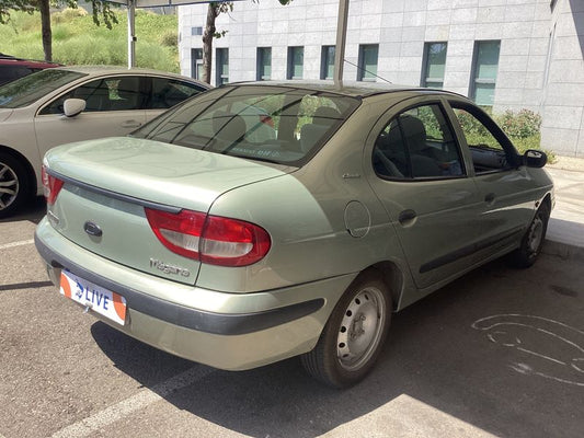 Renault Megane 1.9 dTi Diesel Authentique 2003 – снимка 2
