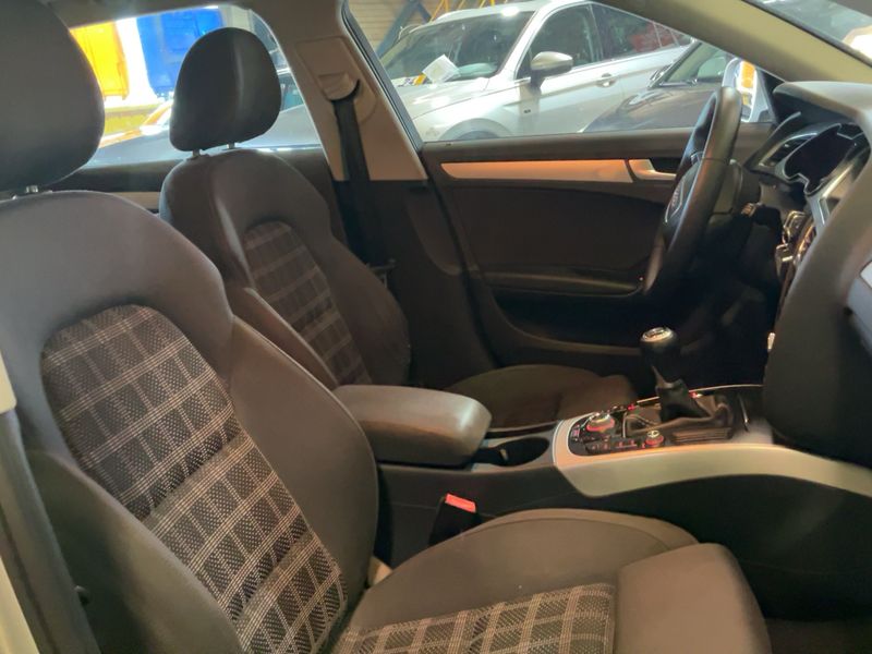 Audi A4 2.0 TDI Ambition 2012 – снимка 11