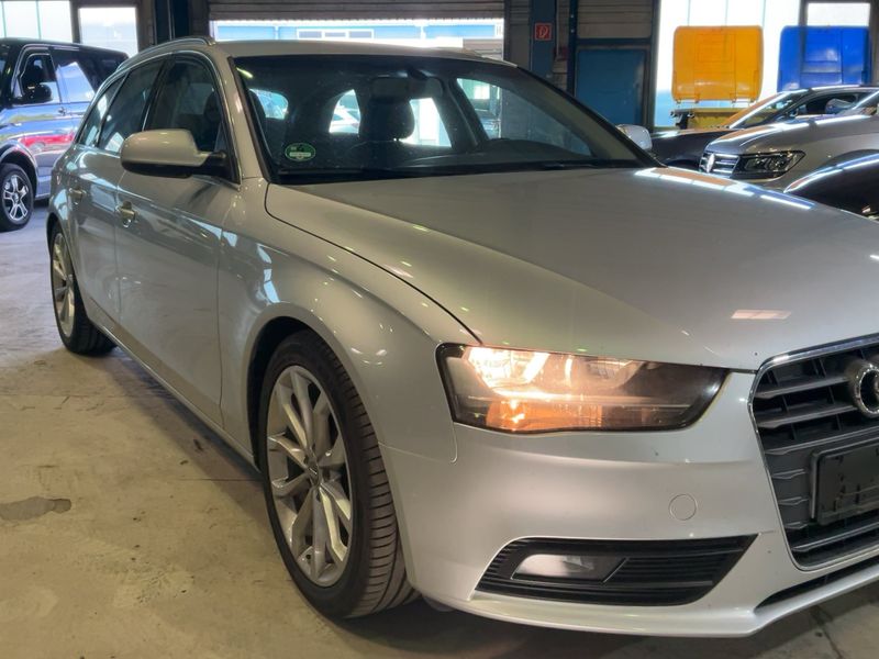 Audi A4 2.0 TDI Ambition 2012 – снимка 8