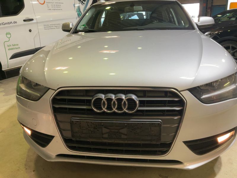 Audi A4 2.0 TDI Ambition 2012 – снимка 9