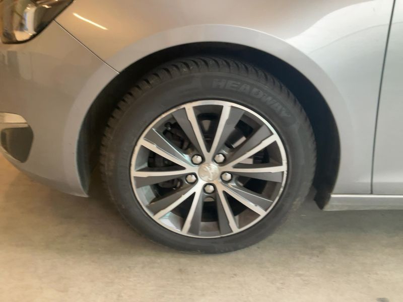 Peugeot 308 1.2 e-THP Allure 2017 – снимка 3
