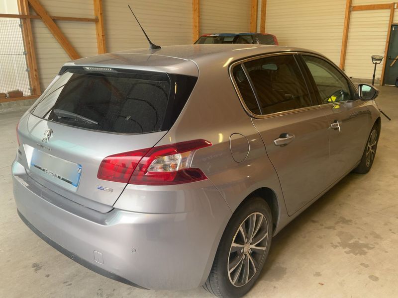 Peugeot 308 1.2 e-THP Allure 2017 – снимка 8