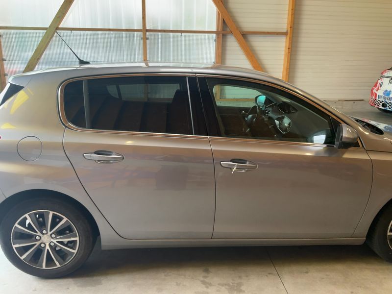 Peugeot 308 1.2 e-THP Allure 2017 – снимка 10