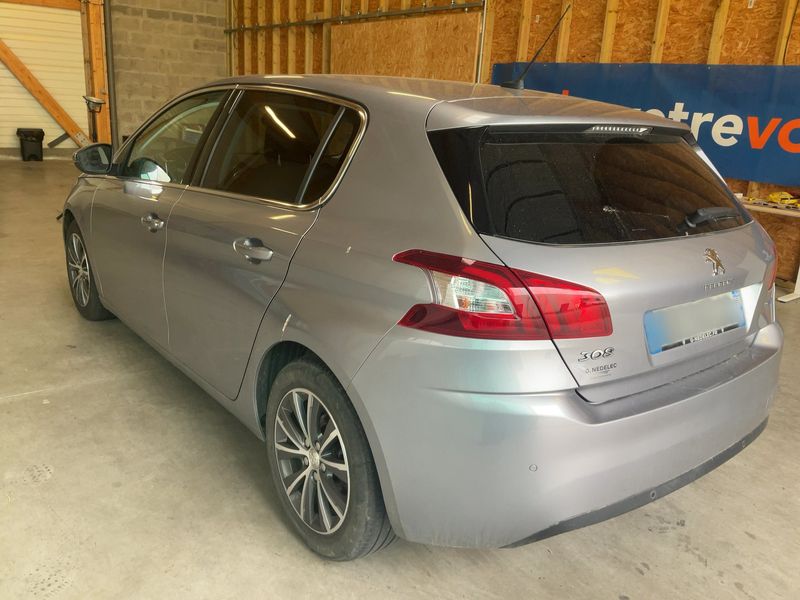 Peugeot 308 1.2 e-THP Allure 2017 – снимка 6