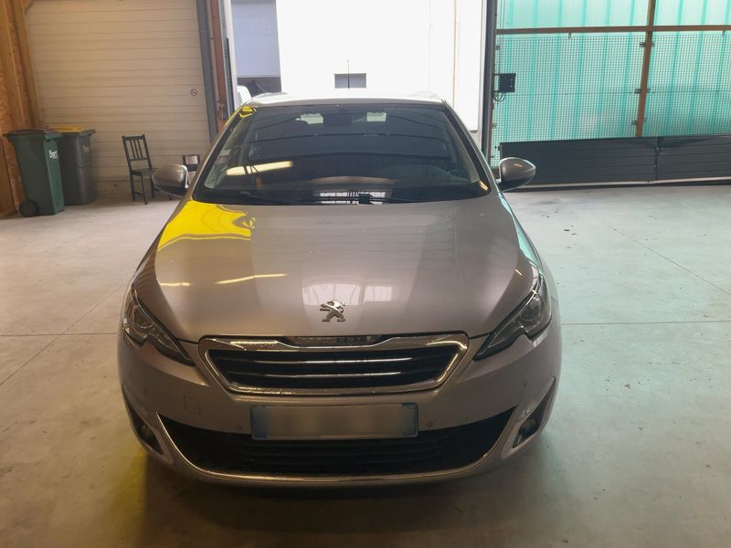 Peugeot 308 1.2 e-THP Allure 2017 – снимка 14