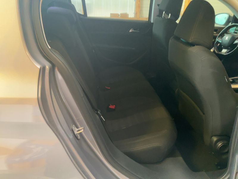 Peugeot 308 1.2 e-THP Allure 2017 – снимка 19