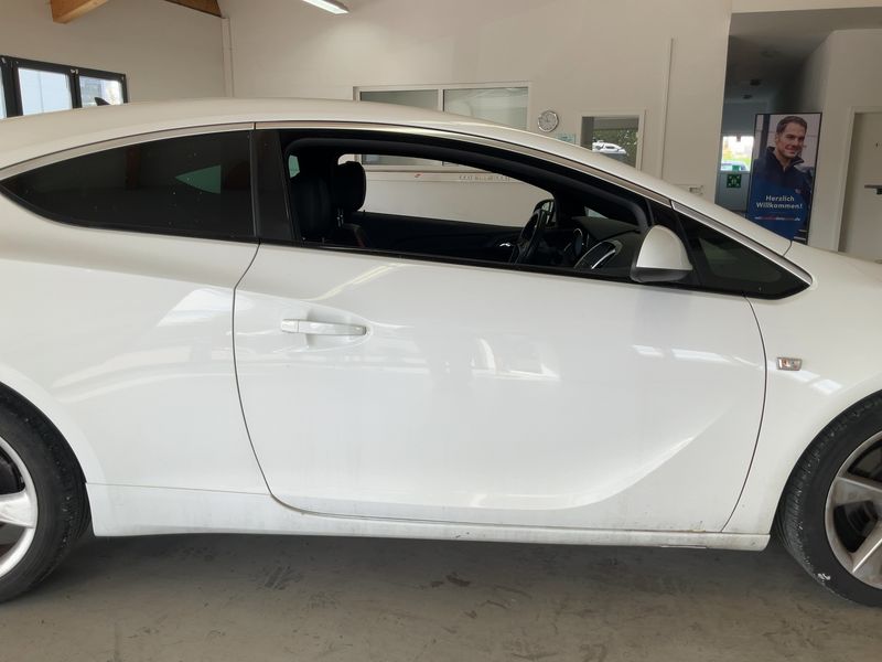 Opel Astra GTC 2.0 CDTI Biturbo BiTurbo 2014 – снимка 10