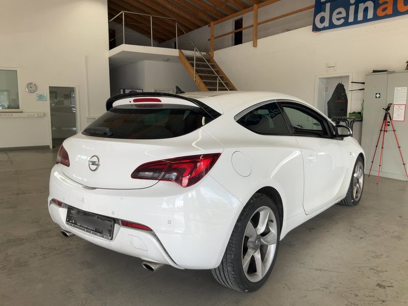 Opel Astra GTC 2.0 CDTI Biturbo BiTurbo 2014 – снимка 8