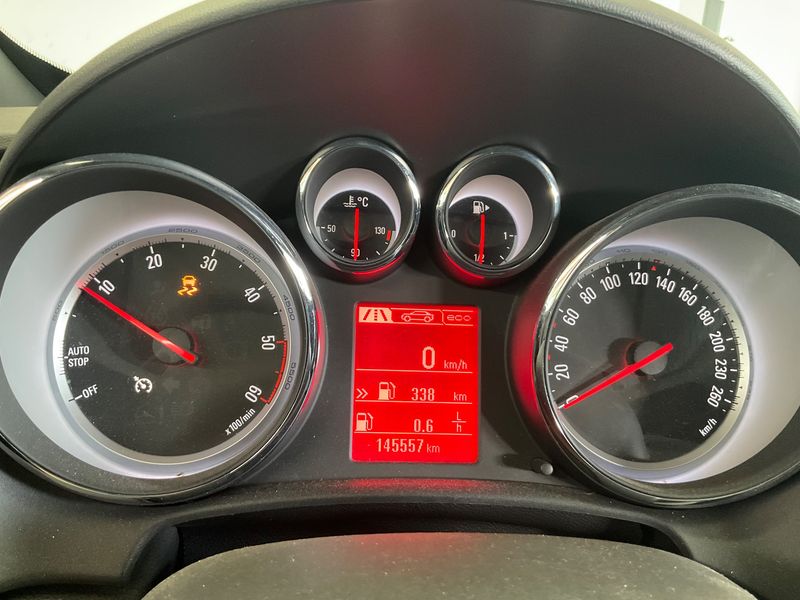 Opel Astra GTC 2.0 CDTI Biturbo BiTurbo 2014 – снимка 18