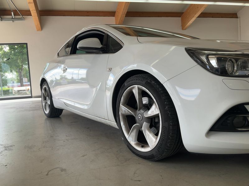 Opel Astra GTC 2.0 CDTI Biturbo BiTurbo 2014 – снимка 12