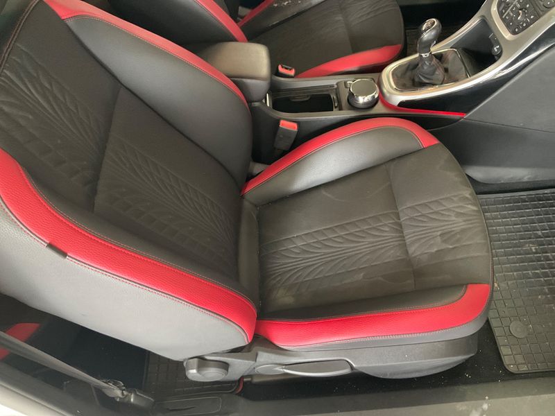 Opel Astra GTC 2.0 CDTI Biturbo BiTurbo 2014 – снимка 23