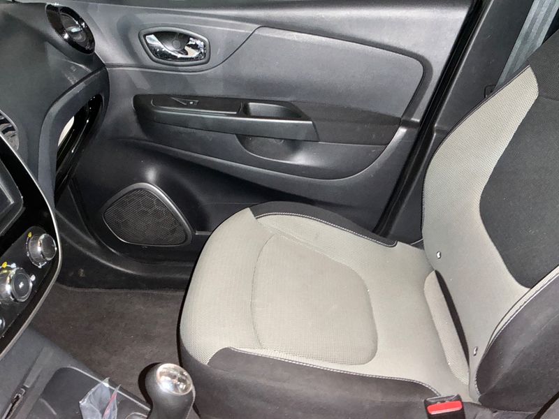 Renault Captur 1.5 dCi Energy Business Eco2 2015 – снимка 26