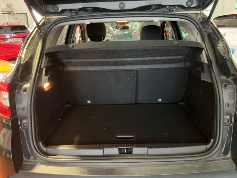 Renault Captur 1.5 dCi Energy Business Eco2 2015 – снимка 15