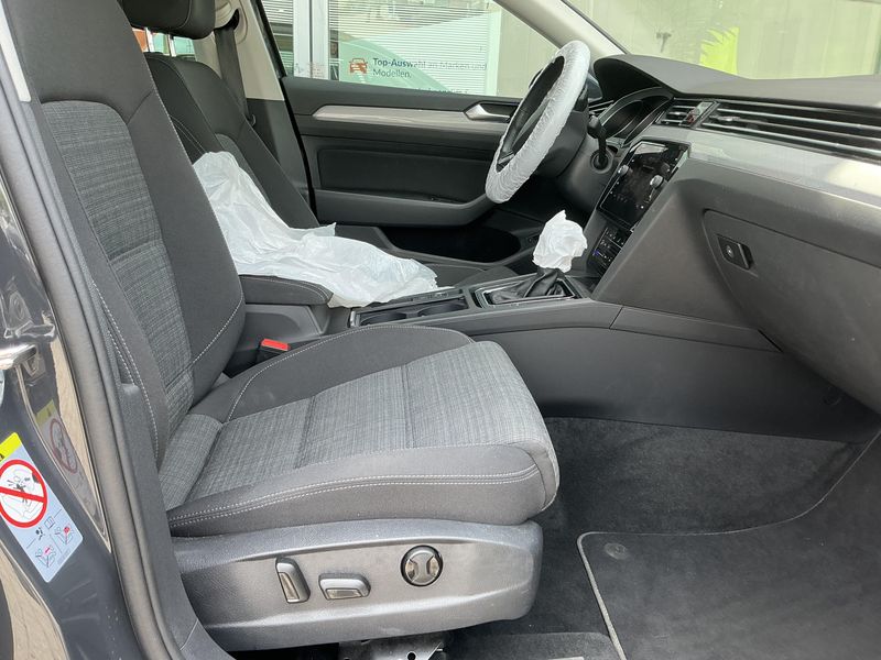 Volkswagen Passat 2.0 TDI Business 4Motion 2020 – снимка 16