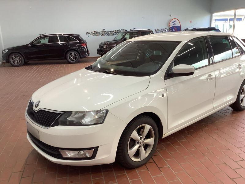 Skoda Rapid Spaceback 1.2 TSI Ambition 2015 – снимка 2