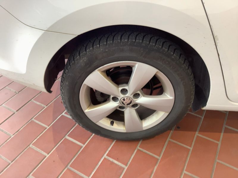 Skoda Rapid Spaceback 1.2 TSI Ambition 2015 – снимка 9
