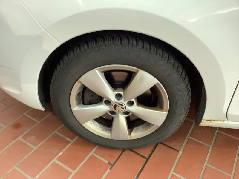 Skoda Rapid Spaceback 1.2 TSI Ambition 2015 – снимка 3