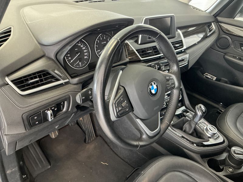 BMW 2er 218i Gran Tourer Luxury Line 2017 – снимка 23