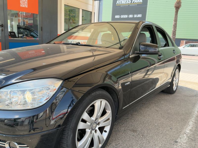 Mercedes-Benz C-Klasse C 200 CDI BlueEfficiency Avantgarde 2011 – снимка 2