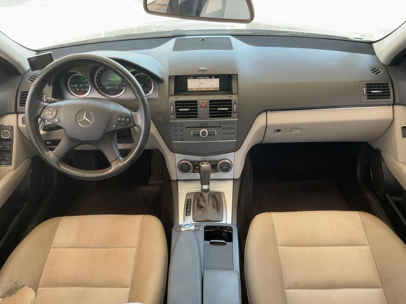 Mercedes-Benz C-Klasse C 200 CDI BlueEfficiency Avantgarde 2011 – снимка 12