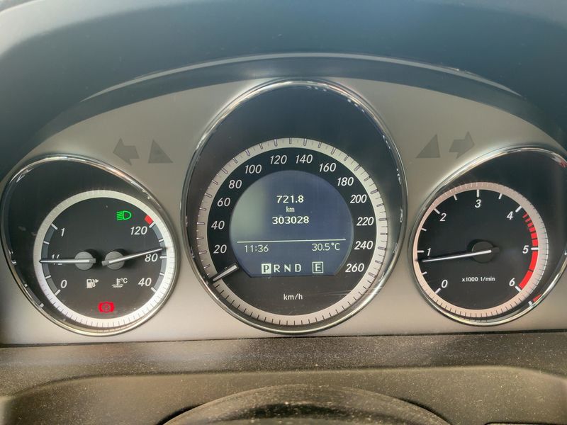 Mercedes-Benz C-Klasse C 200 CDI BlueEfficiency Avantgarde 2011 – снимка 13