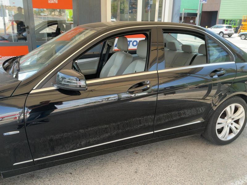 Mercedes-Benz C-Klasse C 200 CDI BlueEfficiency Avantgarde 2011 – снимка 4