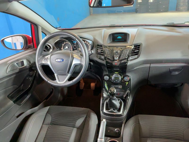 Ford Fiesta 1.0 EcoBoost Titanium 2014 – снимка 17