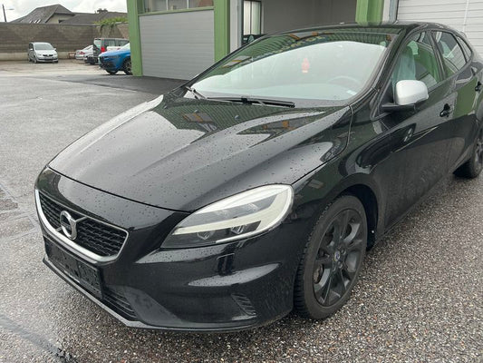 Volvo V40 2.0 D3 R-Design 2016 – снимка 2