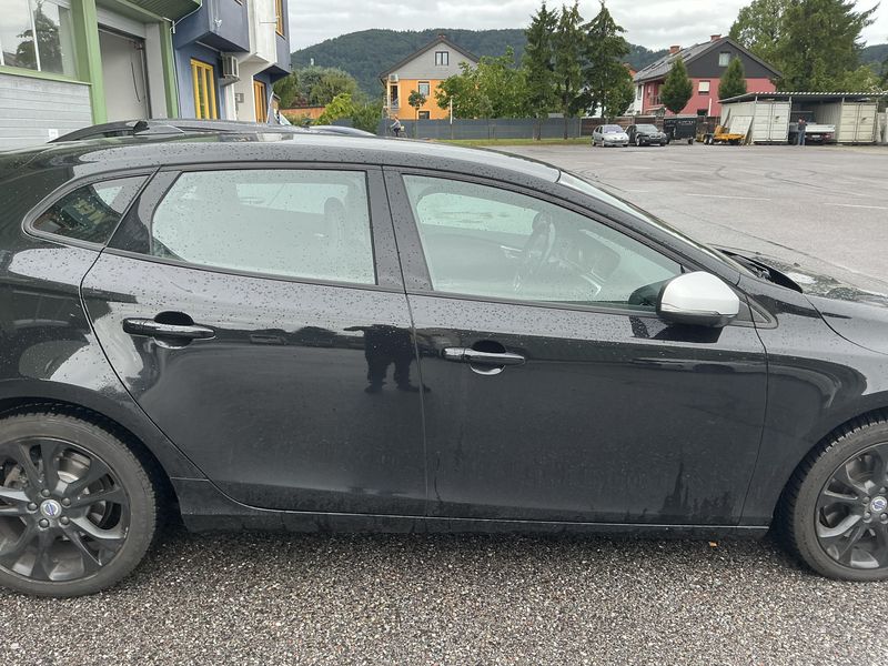 Volvo V40 2.0 D3 R-Design 2016 – снимка 10